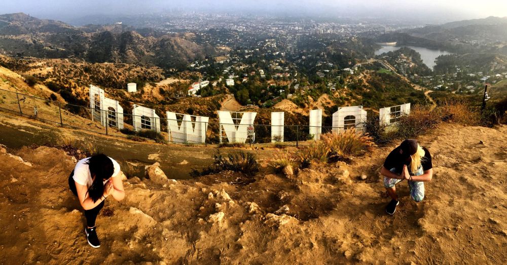 LA - Hiking to the Hollywood sign .jpg